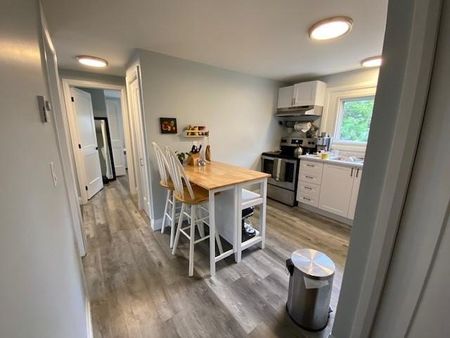 56 Dundas Street Unit 6 - 2 bed, 1 bath - Photo 5