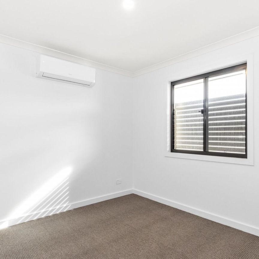 3 Bedroom Townhouse in Pakenham - Photo 1