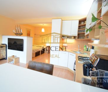 ACCENT REAL / PEKNÝ, KOMPLETNE ZARIADENÝ 1-IZBOVÝ BYT 45M2 S PARKOV... - Photo 2