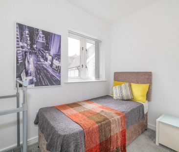 3 bedroom flat to rent - Photo 4