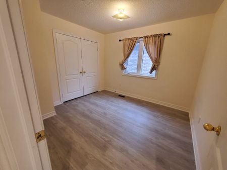 For Lease - 9 Ivory Silk Drive, Markham, Ontario - Photo 4