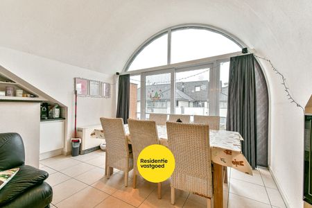 Dakappartement met 3 slaapkamers en garagebox in centrum van Gistel - Photo 2