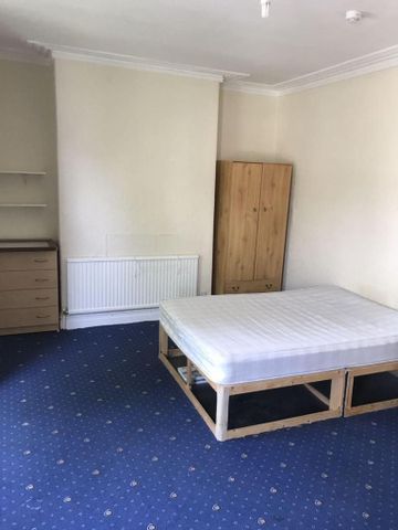 4 bedroom house to rent - Photo 3