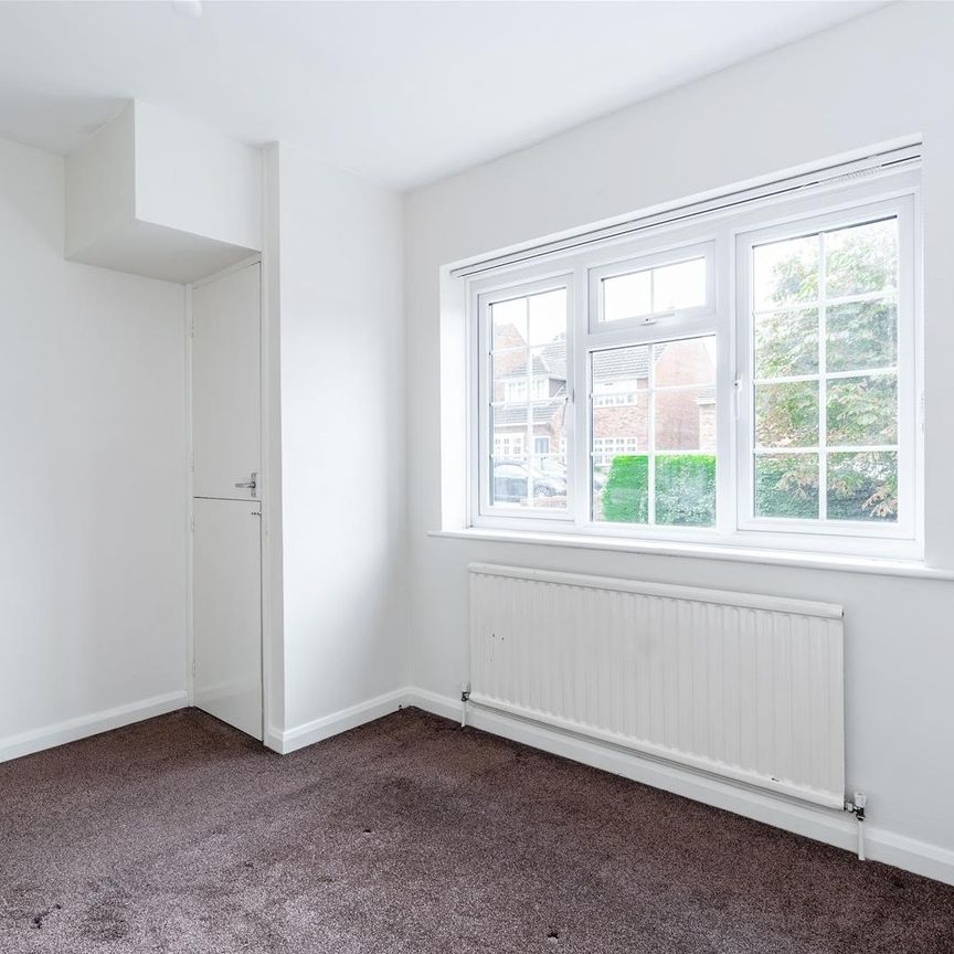 Hill Avenue, Hazlemere - Photo 1