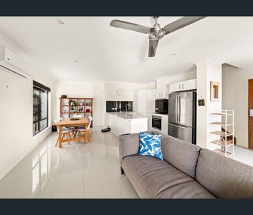 FULLY FURNISHED DUPLEX - 6 MONTH LEASE - Photo 1