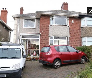 Spacious room in 4-bedroom houseshare in Clontarf, Dublin - Photo 1