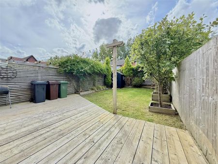 3 bedroom semi-detached house to rent - Photo 4