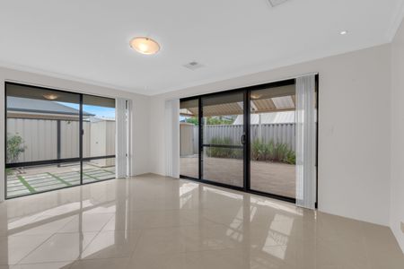 Spacious Four Bedroom Home in Rockingham - Photo 2