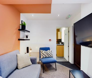 5 Bedroom House - Photo 6