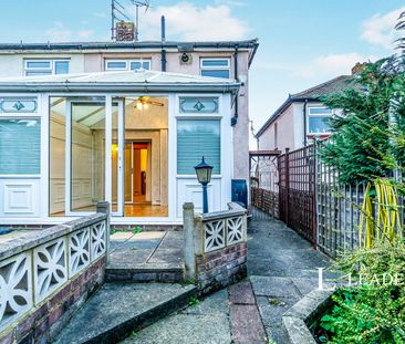 2 bedroom house to rent Mill Lane, Chatham, ME5 - Photo 4