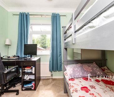 3 bedroom house to rent Knighton Road, Redhill, RH1 - Photo 3