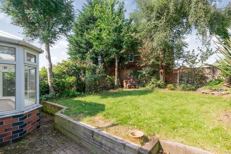 3 bedroom semi-detached house to rent - Photo 2