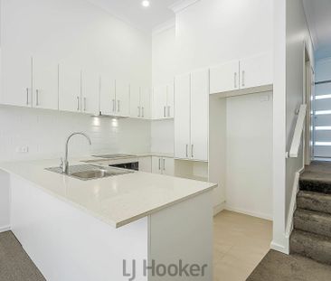Spacious & Low Maintenance Townhouse Living in Blackalls Park - Photo 5