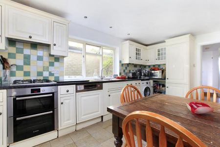 2 bedroom maisonette to rent - Photo 3