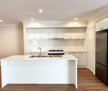 Modern and Spacious Family Home - Photo 6