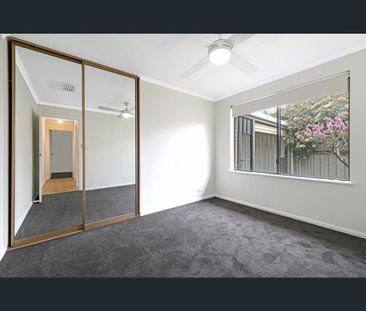 12 Scottsglade Road, Christie Downs, SA 5164 - Photo 2