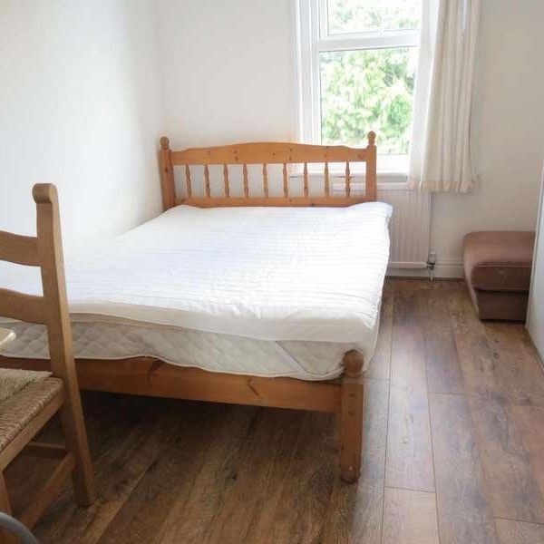 Bedroom Detached House In Winton, BH9 - Photo 1