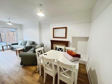 3 bedroom semi-detached house to rent - Photo 4