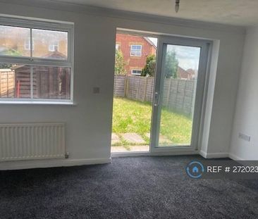 3 bedroom semi-detached house to rent - Photo 1