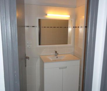 Location Appartement 3 pièces 54m² LES VANS 07140 - Photo 2