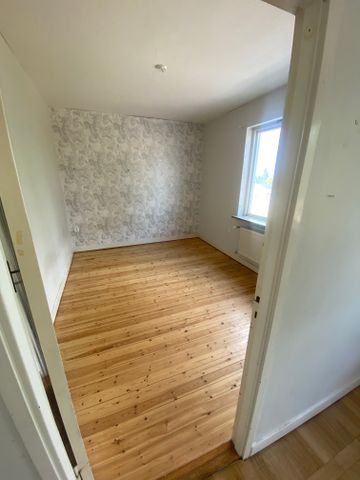 Drottninggatan 18 - Photo 2