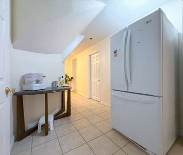 For Lease - 42 Fairchild Avenue Unit# Room 2, Toronto, Ontario - Photo 3