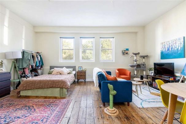 Studio to rent - Photo 1