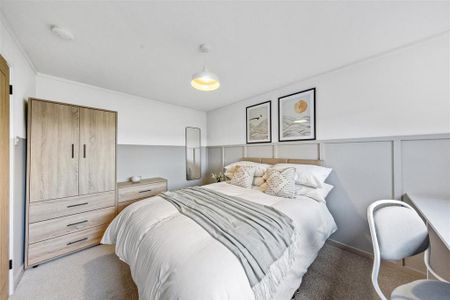 5 bedroom semi-detached house to rent - Photo 3