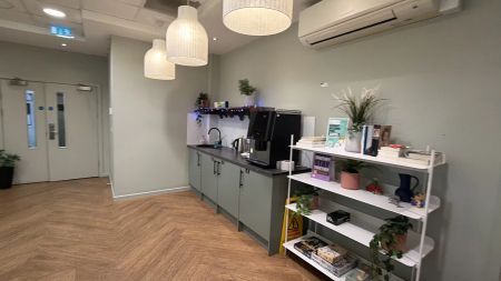 Double Partly Accessible Ensuite - Photo 5