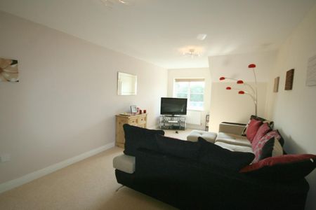 2 bedroom flat to rent - Photo 3