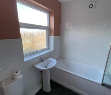 3 bedroom apartment to rent - Photo 5