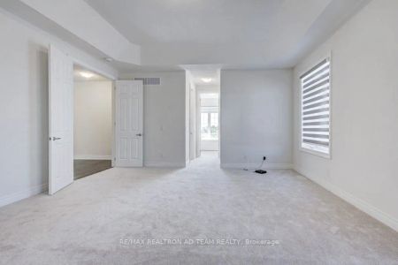 Property For Lease | E9014484 - Photo 5