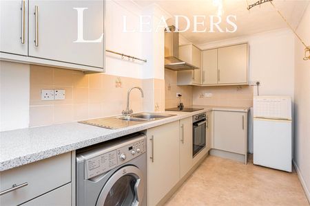 2 bedroom house to rent Court Road, Lewes, BN7 - Photo 2