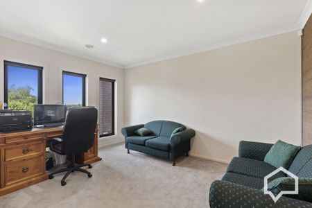 29 Londonderry Way Epsom VIC - Photo 4