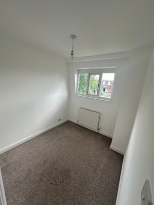 3 Bed Semi-Detached House, Ring Road, LS15 - Photo 1