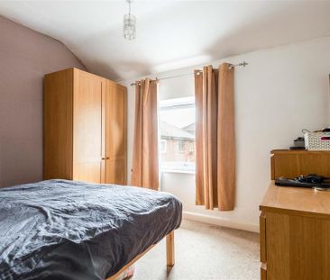 2 bedroom semi-detached house to rent - Photo 5