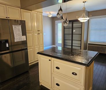 For Lease - 326 Erie Avenue, Brantford, Ontario - Photo 2