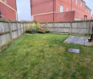 2 bedroom coach house to rent - Photo 3