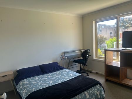 Kensington - Photo 2