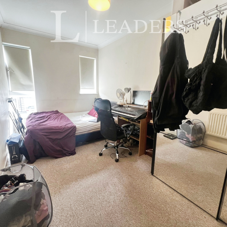 1 bedroom in a house share to rent - Photo 1