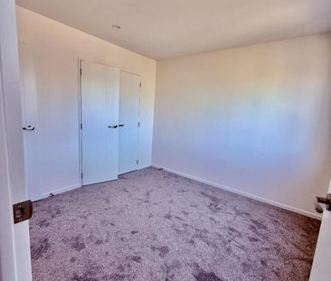 Brand new modern home in Mt Wellington - Photo 6