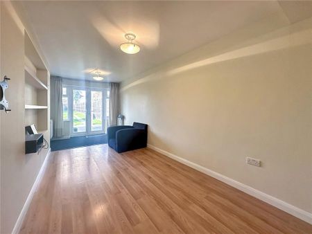 4 bedroom semi-detached house to rent - Photo 2