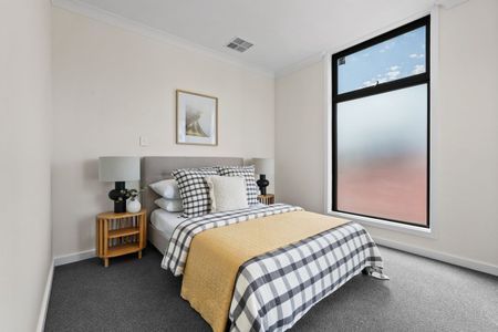 Brand New 4 Bedroom Beauty! - Photo 5