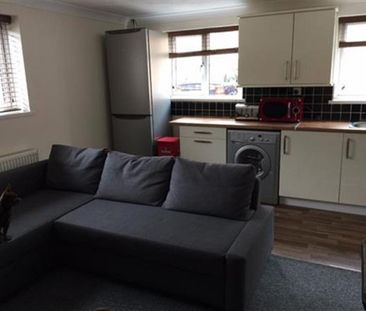 3 bedroom House To Let - Photo 3