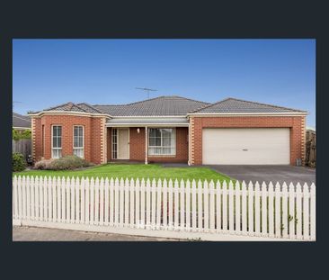 Immaculate 3 bedroom townhouse - Photo 6