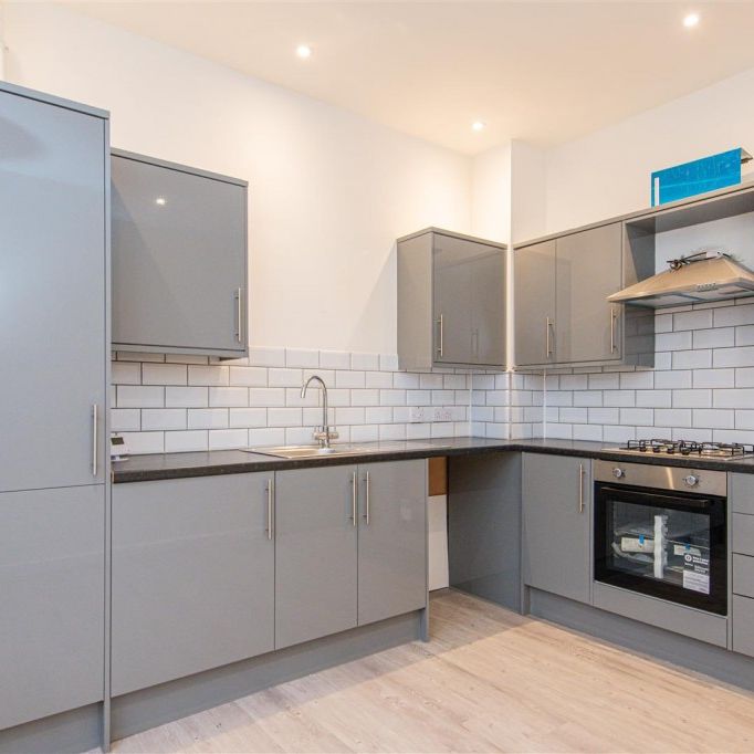3 bed Apartment To Let - Photo 1