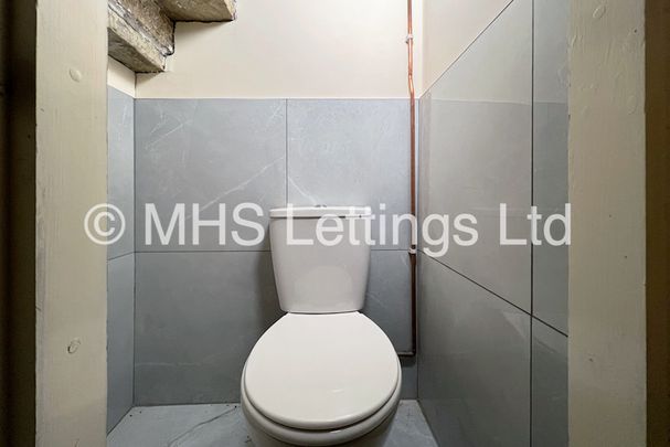 7 Bedroom Mid Terraced House for rent in Kensington Terrace - Photo 1