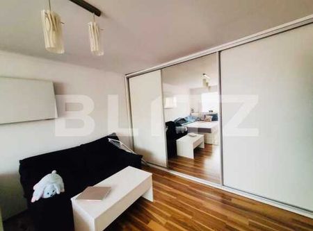 Apartament cu 4 camere, decomandat, 100 mp, parcare, zona strazii Observatorului - Fotografie 2