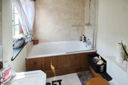 2 bedroom maisonette to rent - Photo 5
