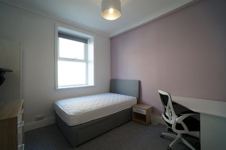 19 Garth Road - Photo 3